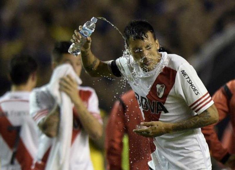 Torcedor que jogou spray de pimenta em jogadores do River pede desculpas