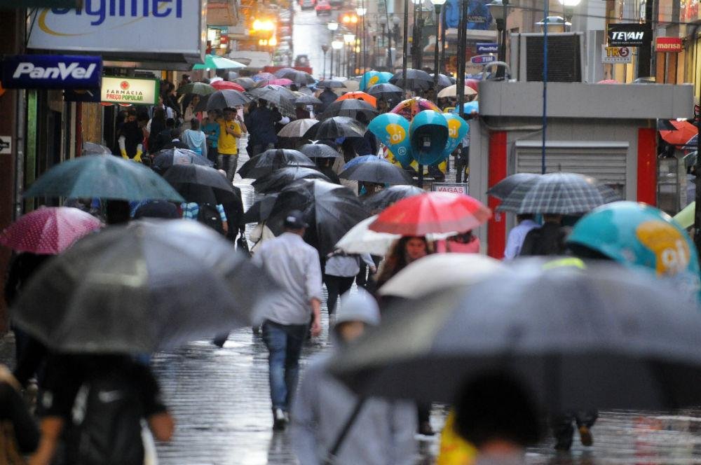 A chuva outra vez ser&aacute; irregular, mas pode ser forte de forma localizada