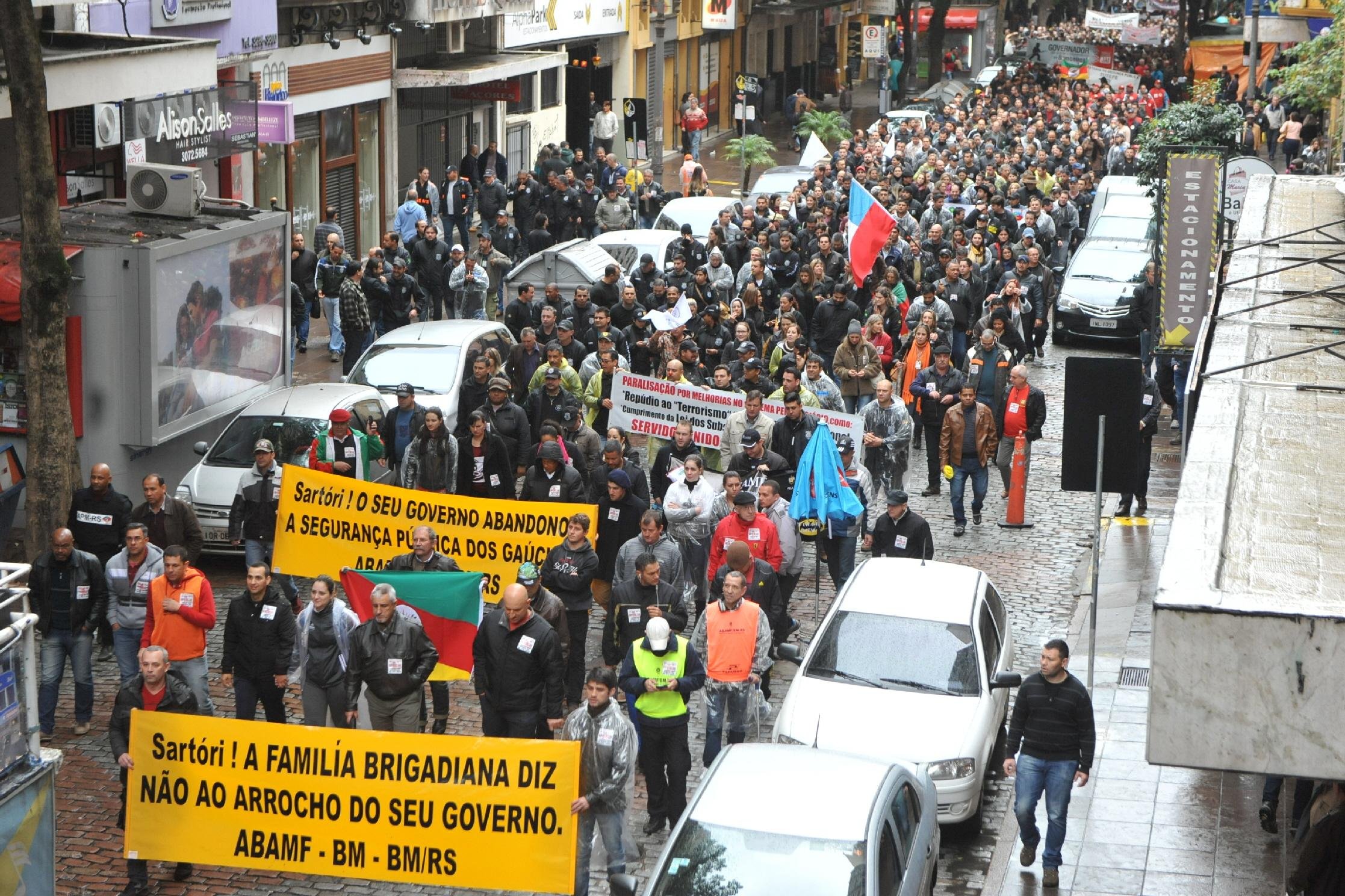 Ap&oacute;s protesto, Casa Civil sinaliza reajuste ainda em 2015