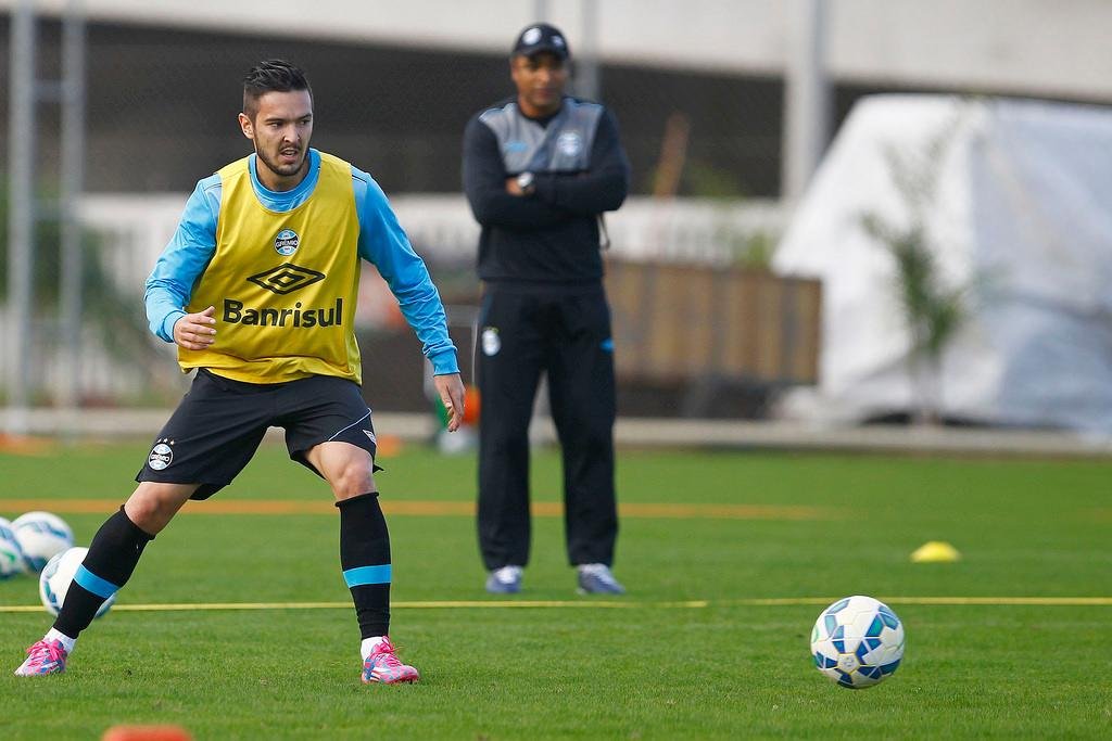 Meia William Schuster realizou o primeiro treinamento o grupo do Tricolor