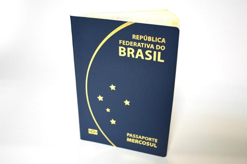  Foram realizadas modifica&ccedil;&otilde;es na capa e na imagem invis&iacute;vel fluorescente