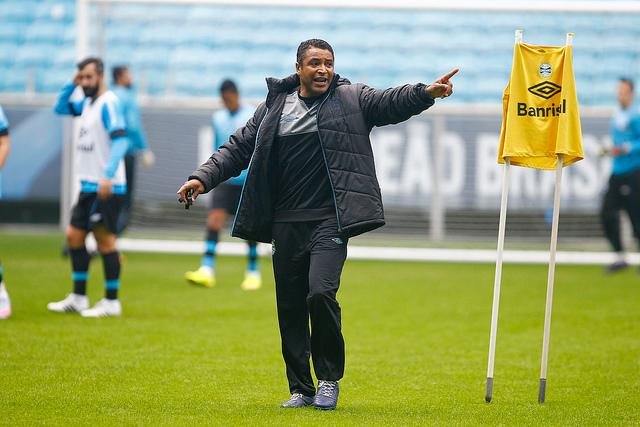 Roger espera que Gr&ecirc;mio mantenha n&iacute;vel de atua&ccedil;&atilde;o diante do Vasco