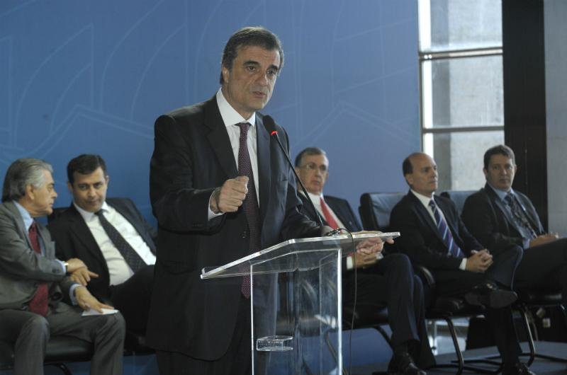 Cardozo afirmou ser dever de um ministro ir ao Parlamento