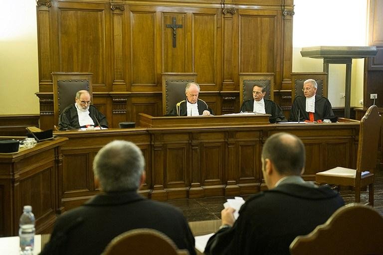 Vaticano adia julgamento por pedofilia ap&oacute;s hospitaliza&ccedil;&atilde;o de r&eacute;u