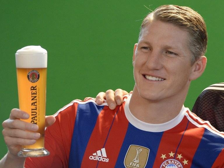 Bayern de Munique anuncia sa&iacute;da de Schweinsteiger