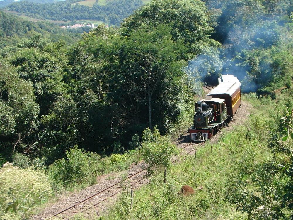 Passeio de Maria Fuma&ccedil;a busca resgatar cultura italiana da serra ga&uacute;cha 