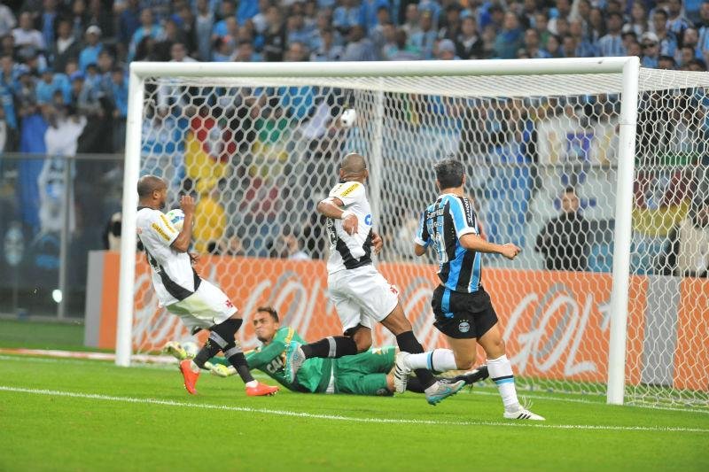 Jogadores valorizam vit&oacute;ria que deixa Gr&ecirc;mio no G4 