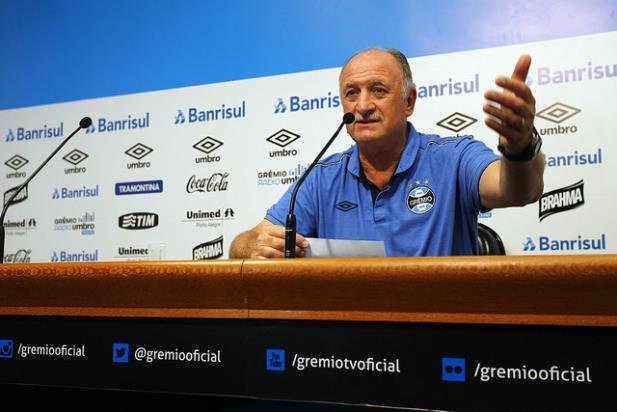 Ex-presidente do Gr&ecirc;mio deixou hospital de Porto Alegre nessa segunda
