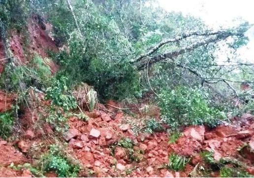 Deslizamento fecha estrada em Aratiba
