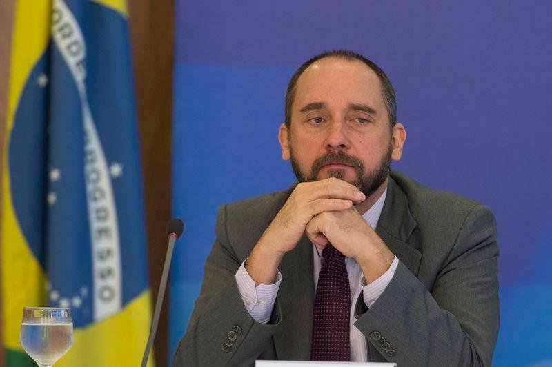 Lu&iacute;s Adams voltou a negar, em audi&ecirc;ncia p&uacute;blica no Senado, que o governo tenha cometido irregularidades