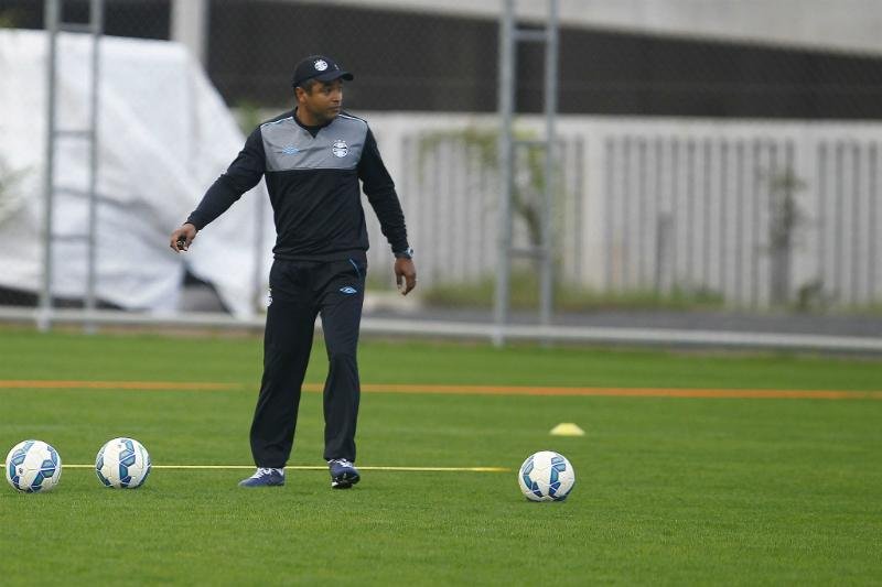 Ex-jogador comandar&aacute; tricolor pela primeira vez na competi&ccedil;&atilde;o