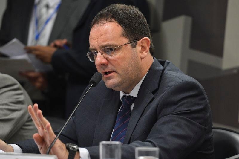 Barbosa diz que equipe econ&ocirc;mica est&aacute; empenhada em elevar super&aacute;vit prim&aacute;rio