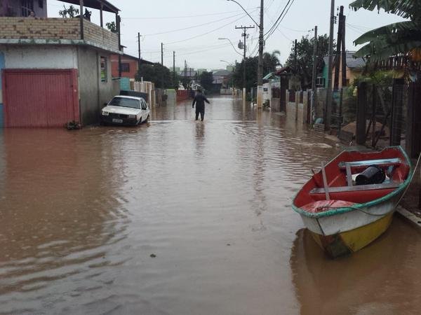 Afetados pelas cheias come&ccedil;am a calcular estragos em Esteio