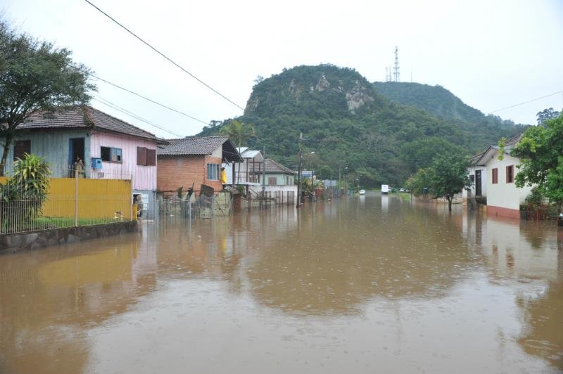 Rio alagou centenas de casas