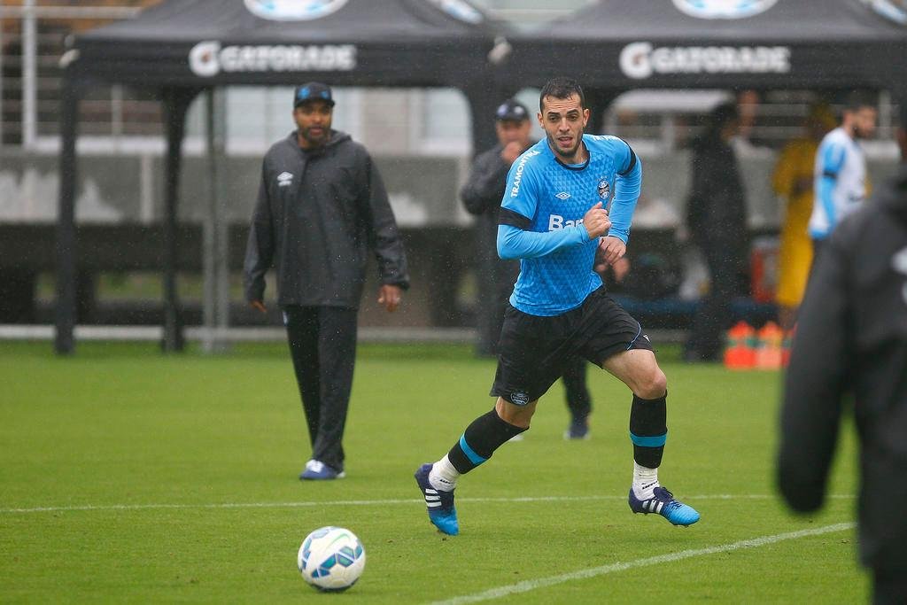 Se Rhodolfo n&atilde;o acertar transfer&ecirc;ncia para o Besiktas, deve enfrentar o Flamengo no s&aacute;bado
