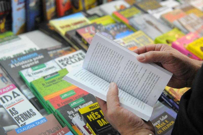 Vendas de livros crescem 6,9% no primeiro semestre de 2015