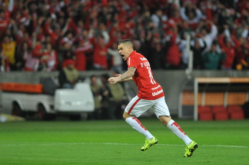 D`Alessandro marca o primeiro gol da vit&oacute;ria do Inter de 2 a 1 sobre o Tigres