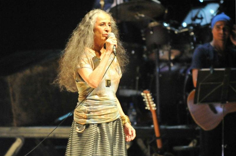 Maria Beth&acirc;nia &eacute; denunciada por porte ilegal de arma