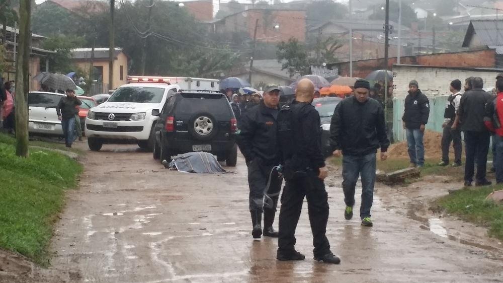 Policial civil morre em confronto com criminoso rec&eacute;m detido em Alvorada