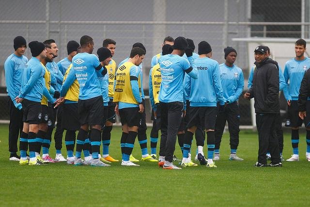D&eacute;ficit mensal do Gr&ecirc;mio cai para R$ 1 milh&atilde;o