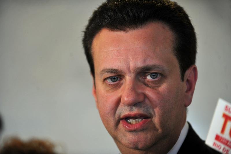 Ministro Gilberto Kassab disse que leil&atilde;o para escolha do parceiro deve ser realizado em 2016