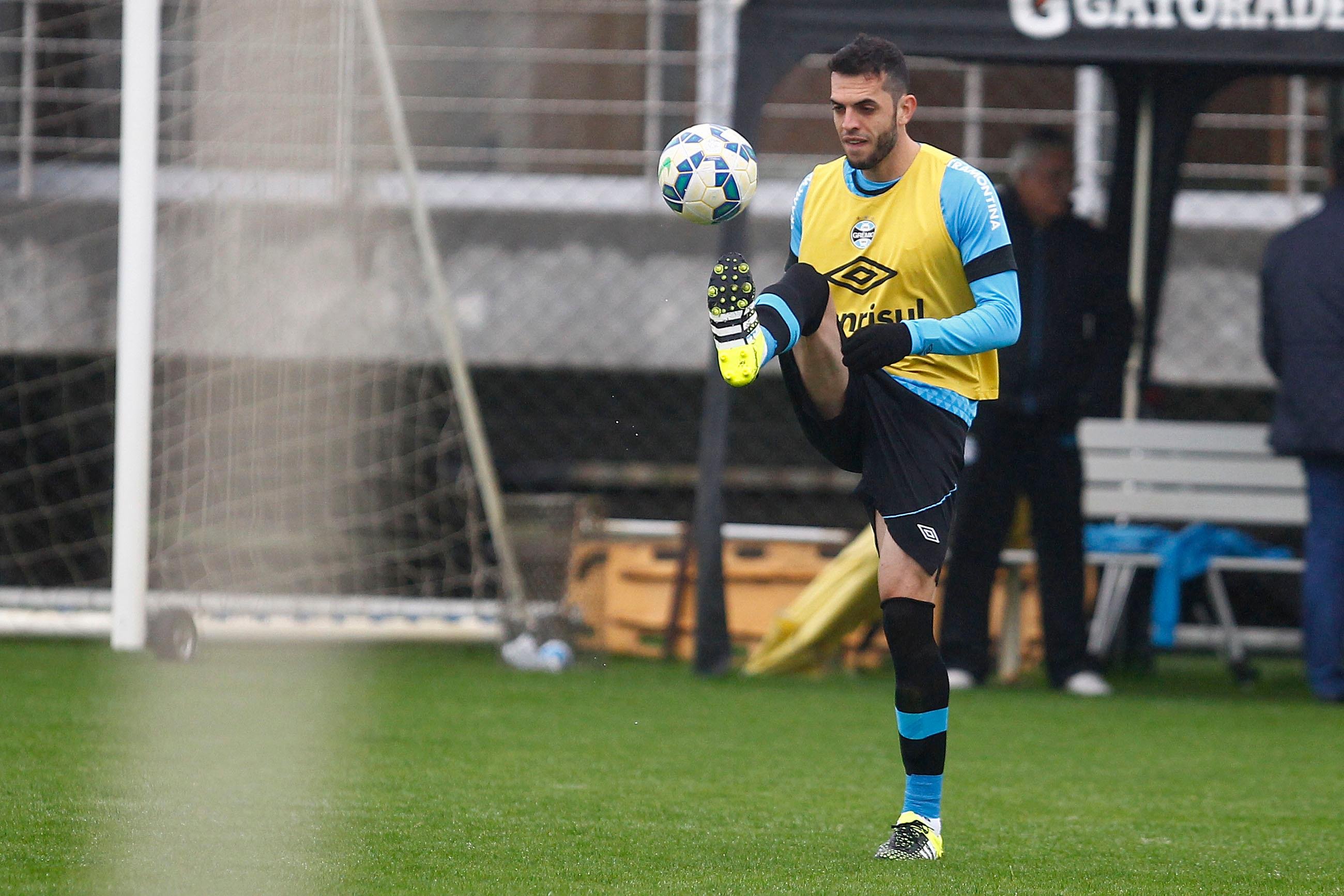 Rhodolfo entrar&aacute; em campo nesta noite