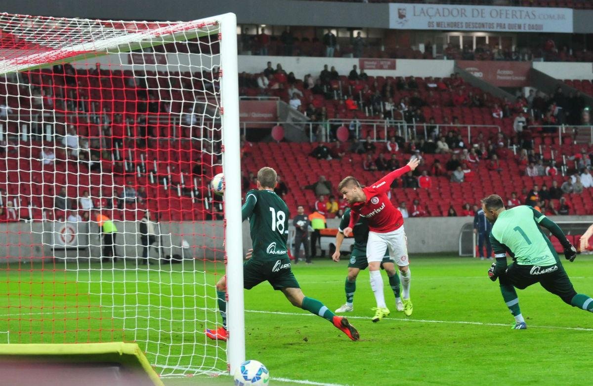 Sasha marcou o segundo gol da partida que d&aacute; confian&ccedil;a ao Inter na disputa da semifinal da Libertadores