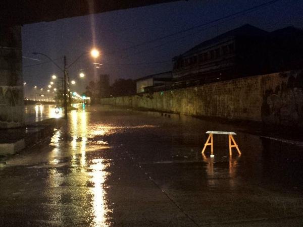 Chuva causa transtorno no tr&acirc;nsito de Porto Alegre 