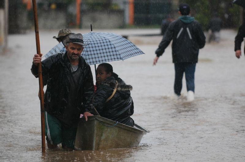 Mais de 8 mil foram afetadas pela chuva em Gravata&iacute; 