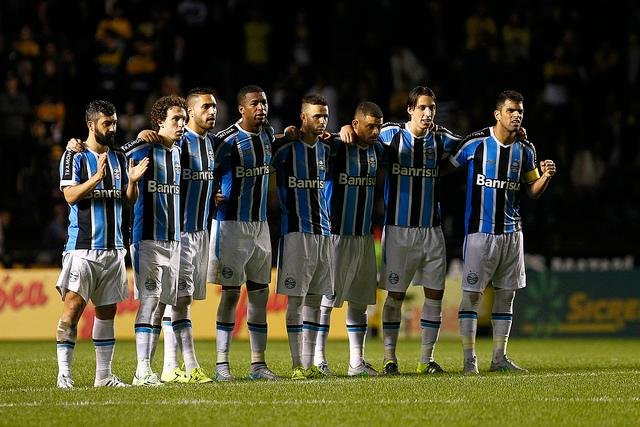 Geromel exalta for&ccedil;a coletiva do Gr&ecirc;mio para ficar na Copa do Brasil