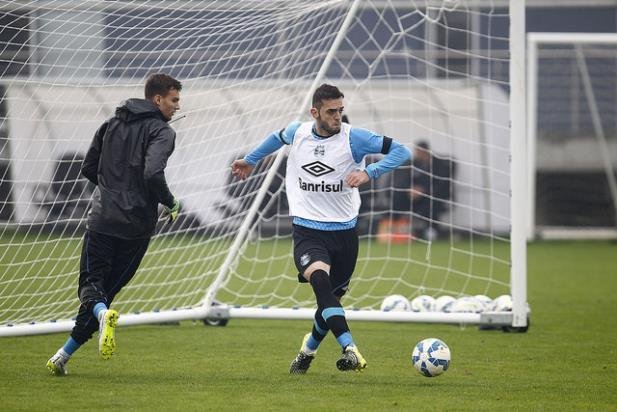 Rhodolfo viaja nesta quarta-feira para a Turquia para se apresentar ao Besiktas