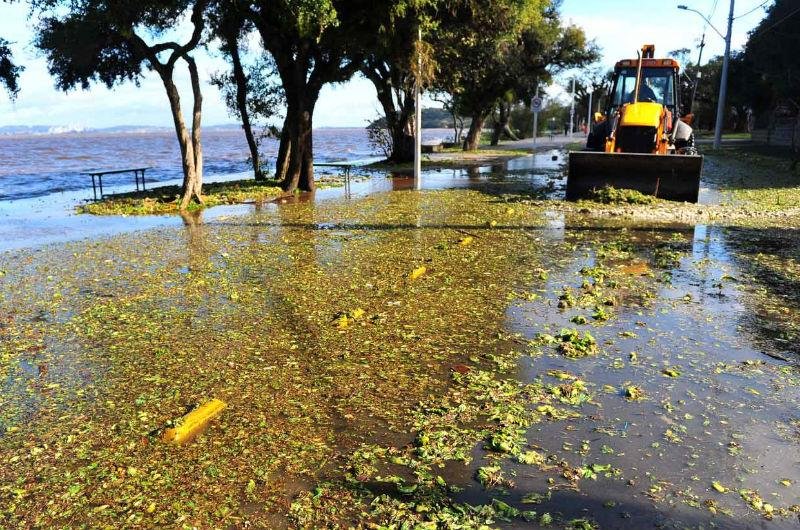 Gua&iacute;ba registra maior cheia do s&eacute;culo, com 2,53 metros em Porto Alegre