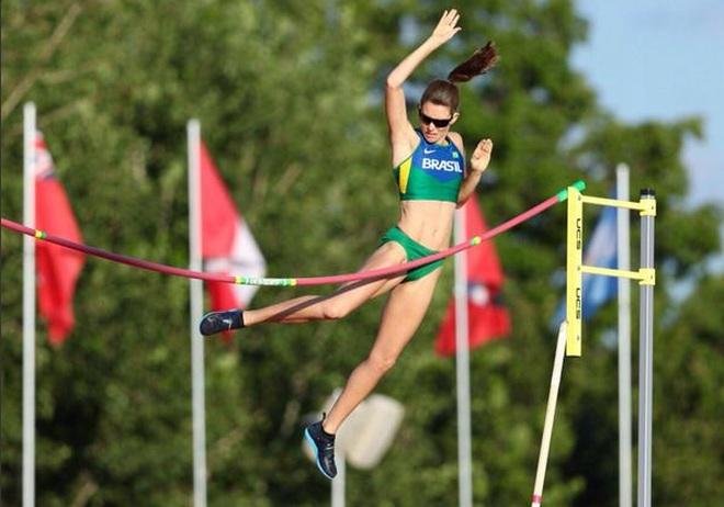 Fabiana Murer ficou com a medalha de prata