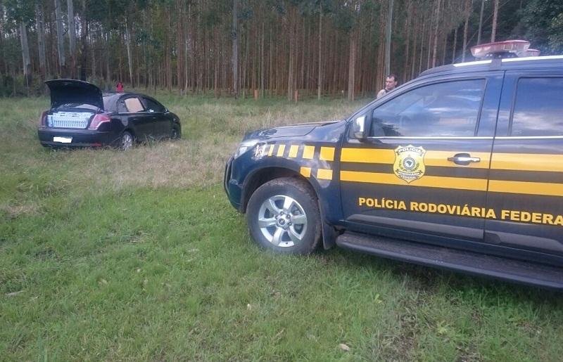 Condutor de Citro&euml;n tentou fugir para matagal ap&oacute;s furar barreira em Triunfo
