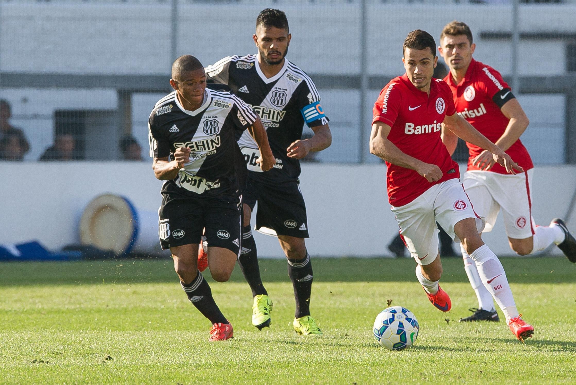 Nilmar enfatizou a vontade de continuar no Inter
