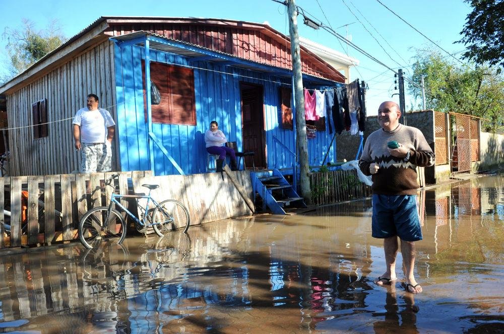 Nas ilhas ainda h&aacute; 200 desabrigados