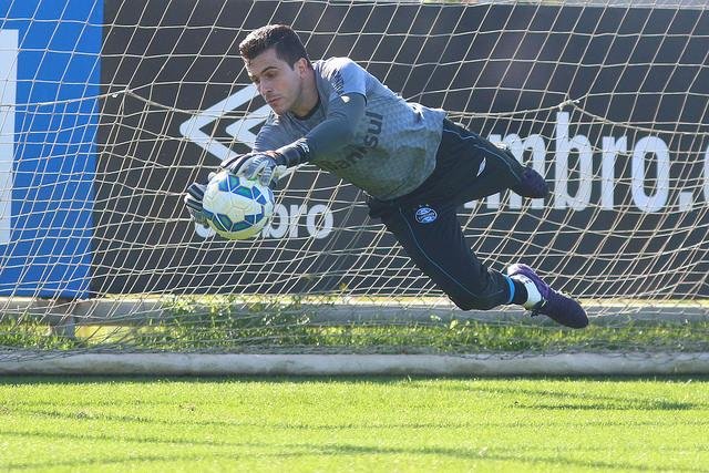 Gr&ecirc;mio mira vit&oacute;ria fora para recuperar pontos perdidos