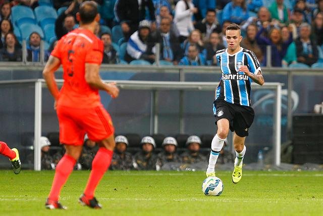 Gr&ecirc;mio amplia contrato com Luan at&eacute; 2018
