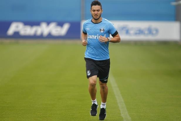 William Schuster revela que estreia no Gr&ecirc;mio ser&aacute; um sonho