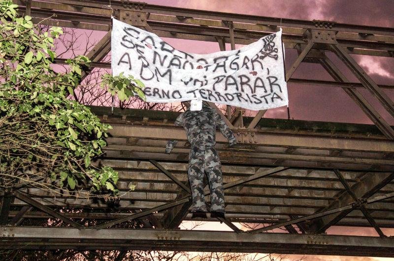 Servidores ga&uacute;chos protestam em Santa Maria