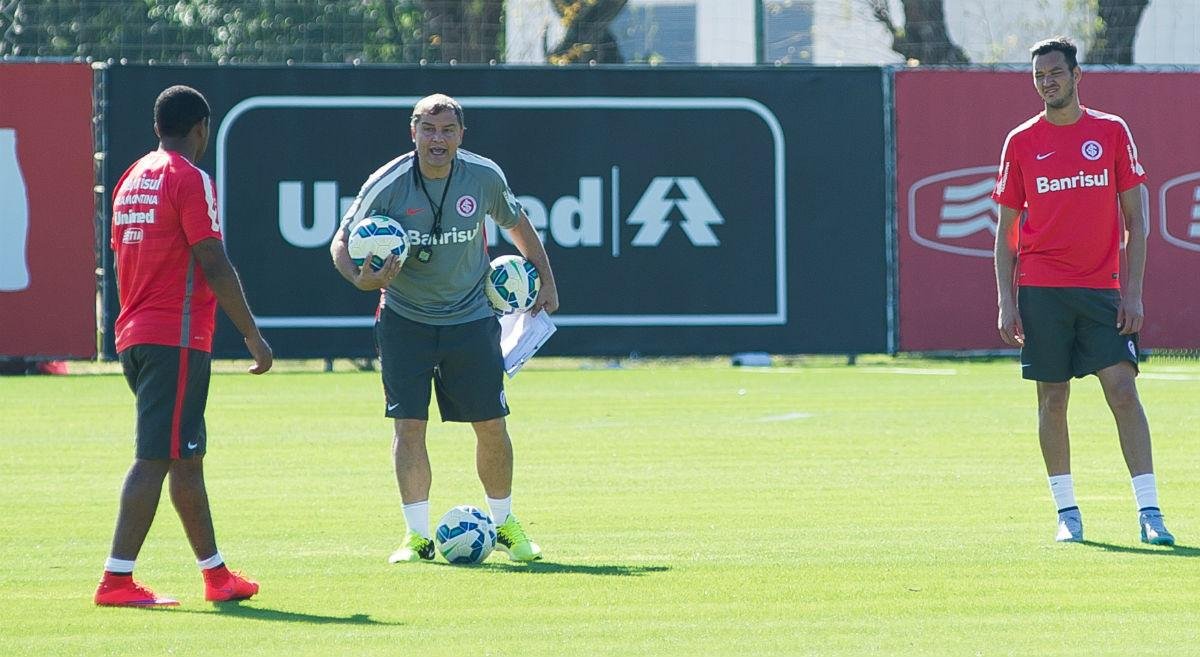 Diego Aguirre aguarda o s&aacute;bado para saber se poder&aacute; contar com D&acute;Alessandro