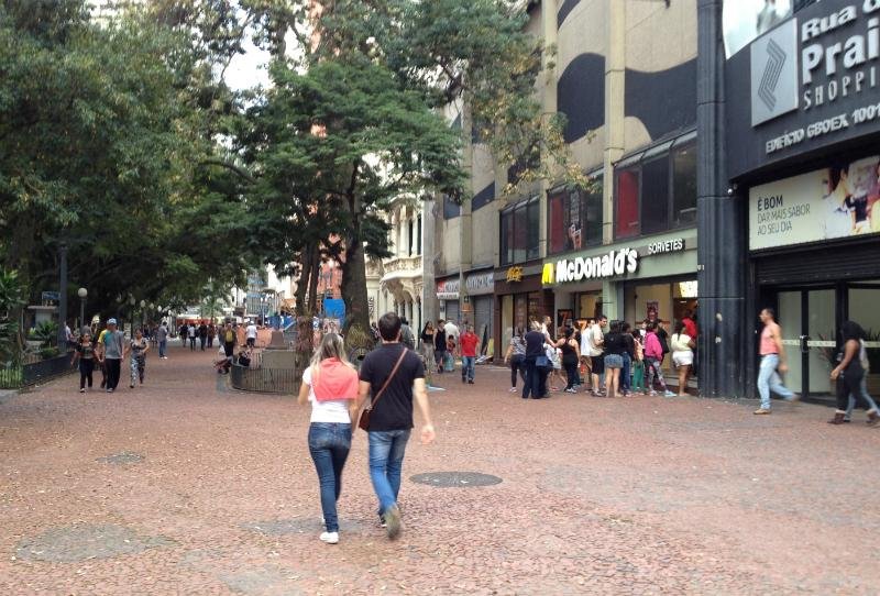 Em Porto Alegre, os term&ocirc;metros chegaram a marcar 30,3&deg;C