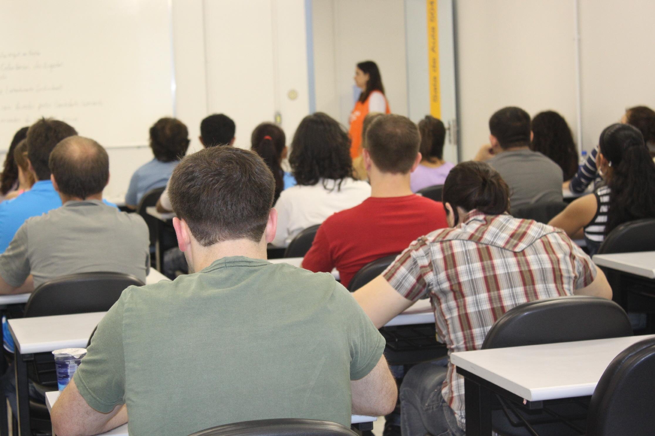 Estudantes t&ecirc;m at&eacute; o dia 6 de agosto para se inscrever no Fies 