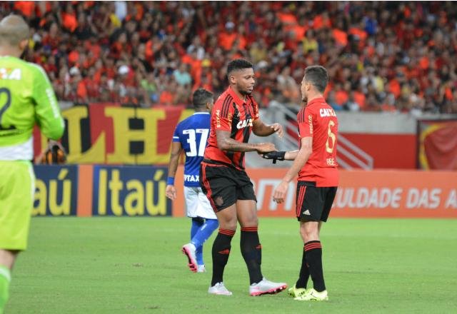 Sport empata com Cruzeiro e entra no G4 