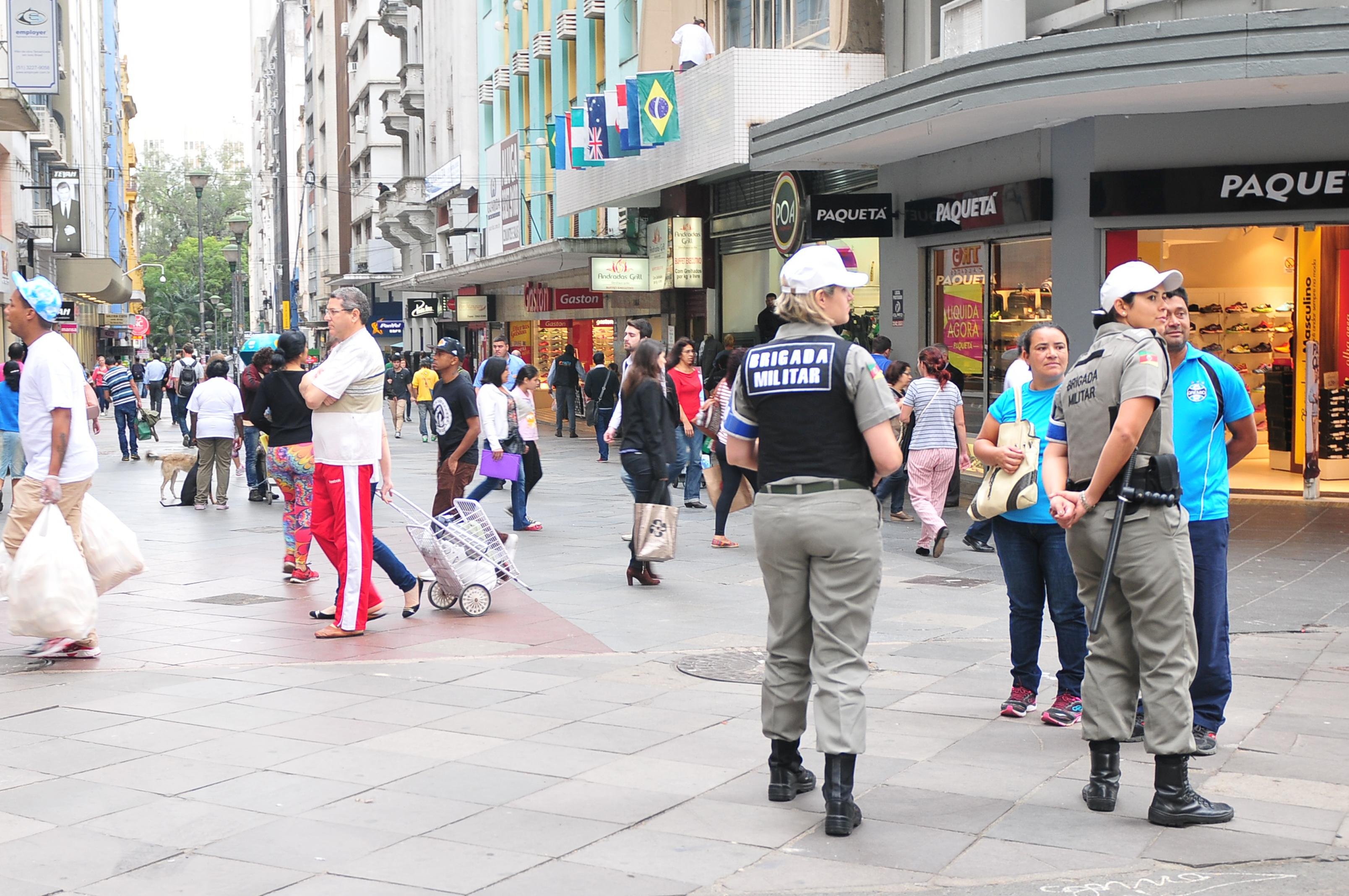 Alunos capit&atilde;es da Academia de Pol&iacute;cia Militar foram deslocados para atuar na regi&atilde;o Central de Porto Alegre