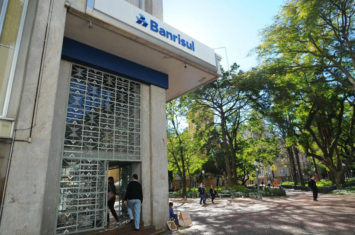 Defensoria pede que Banrisul adie vencimento de contas para evitar juros
