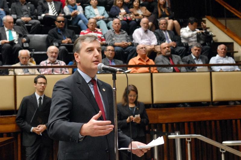 Loureiro disse que por princ&iacute;pio &eacute; contra aumento de impostos