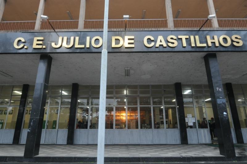 No Col&eacute;gio Estadual J&uacute;lio de Castilhos, a movimenta&ccedil;&atilde;o foi calma na volta das f&eacute;rias