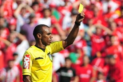Dewson Freitas apitar&aacute; cl&aacute;ssico Gre-Nal 