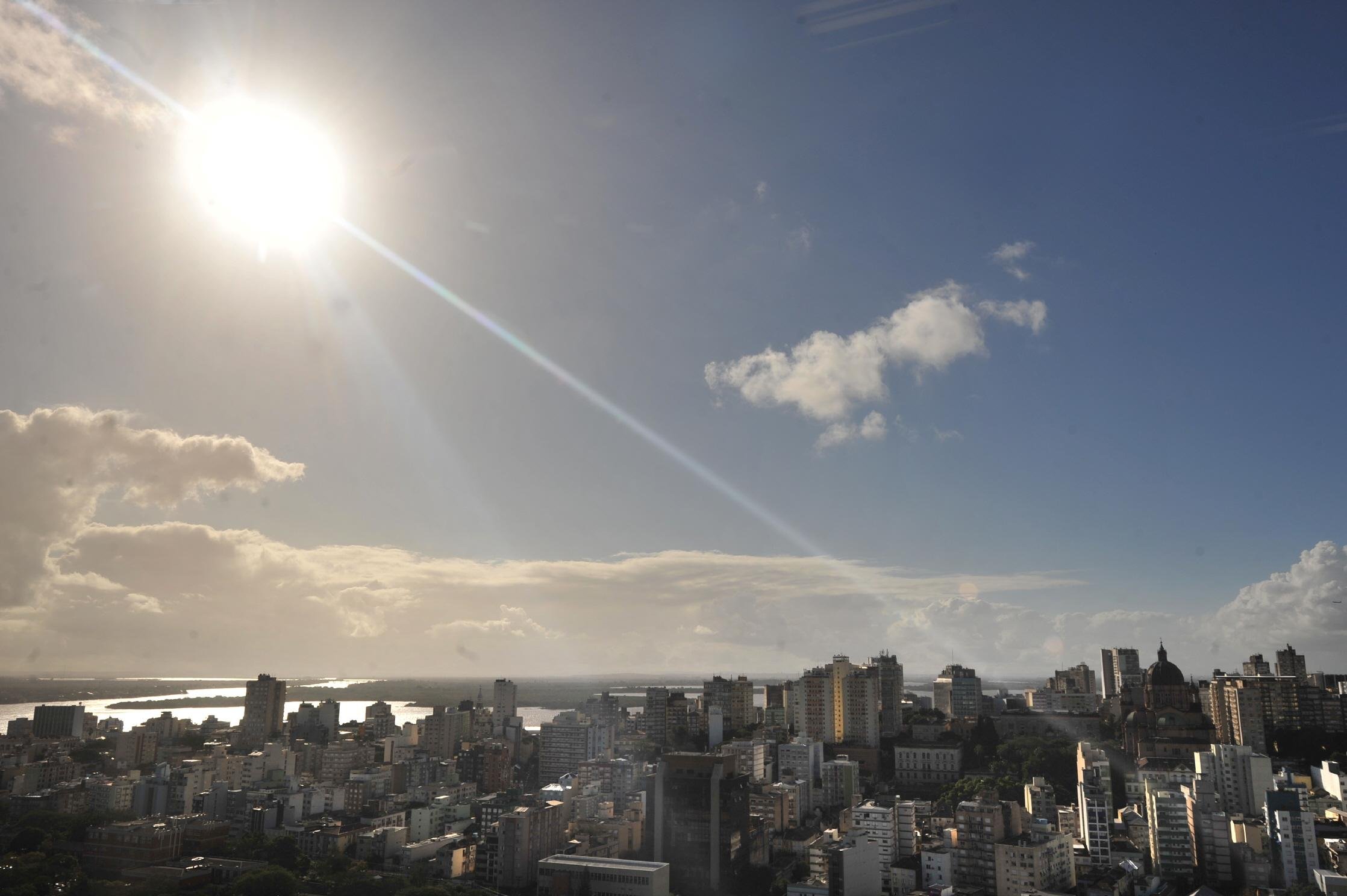M&aacute;ximas devem superar os 30&deg;C em v&aacute;rios pontos do Estado